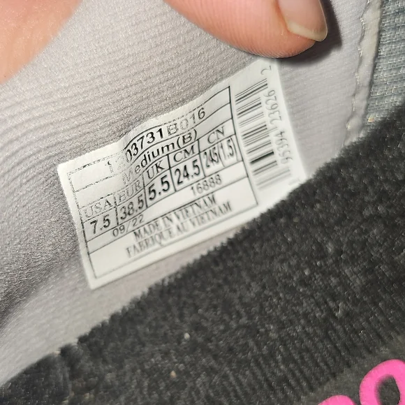 Brooks Women's Gray & Pink Running Shoes - Picture 10 of 10